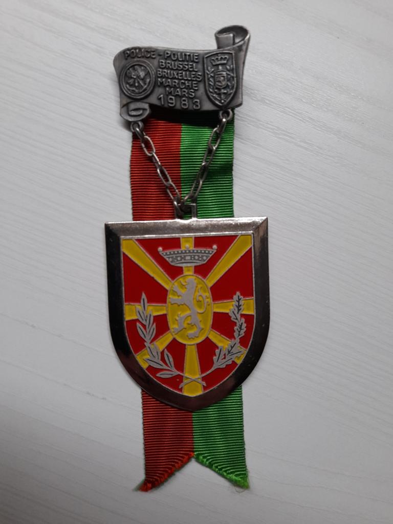 Prachtige  medaille  police-politie mars 1983 Brussel, Ophalen of Verzenden