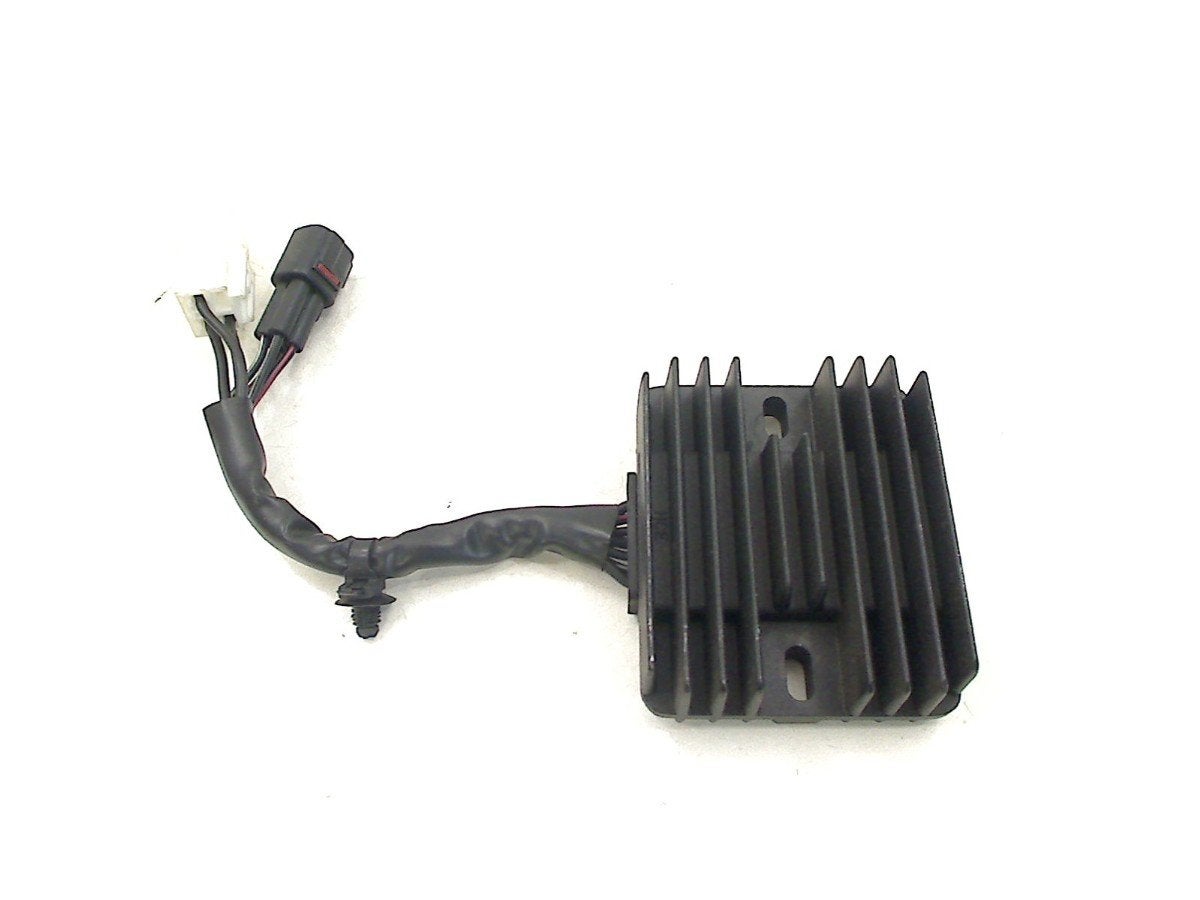 REGULATEUR DE TENSION Suzuki GW 250 Inazuma (2c02b0136), Suzuki Deutschland GmbH, Utilisé, Kontakt@suzuki.de, Suzuki-Allee 7
64625  Bensheim, DE