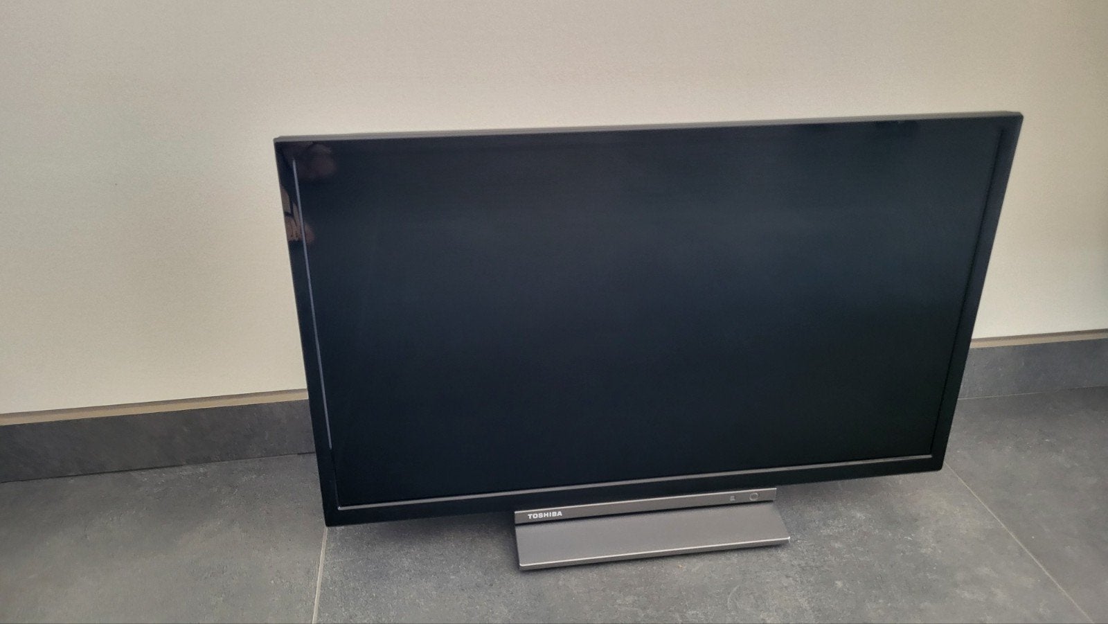 Toshiba Smart TV, Audio, Tv en Foto, Televisies, Ophalen, 40 tot 60 cm, Smart TV, Gebruikt