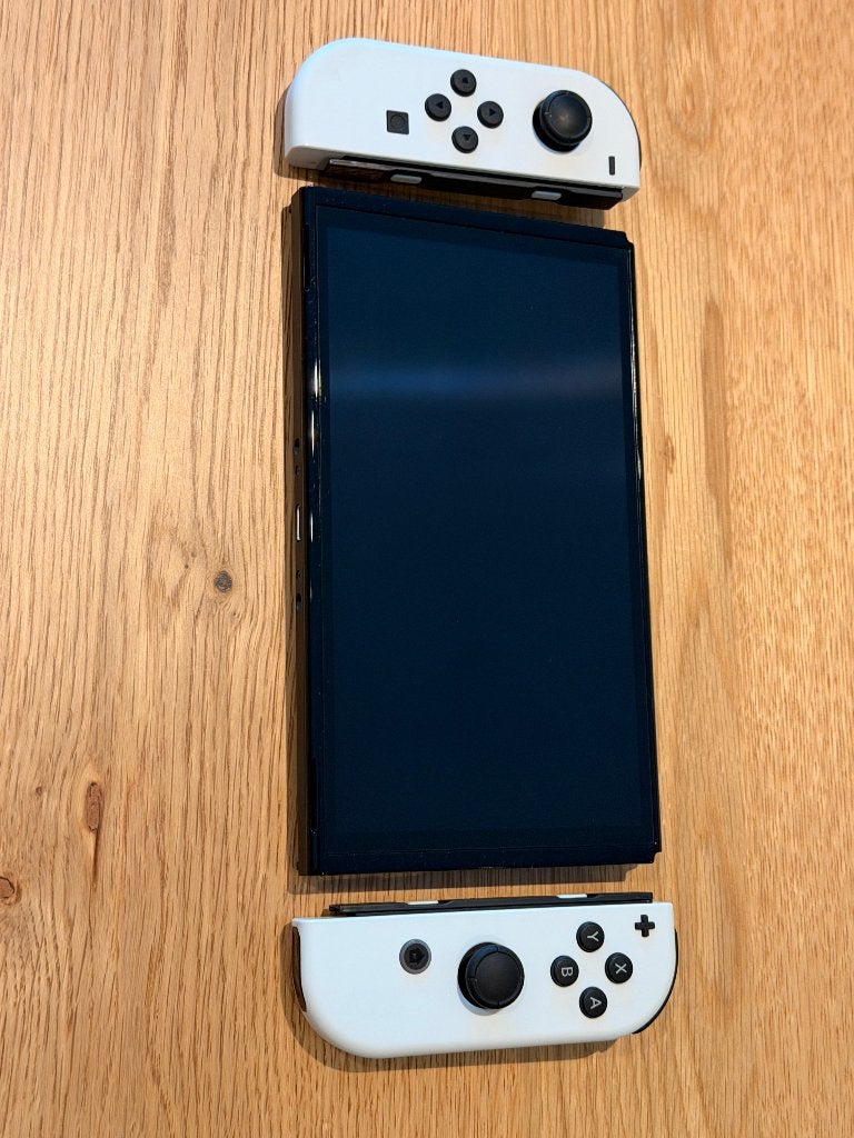 Nintendo Switch OLED blanche 64 Go - boite et accessoires, Enlèvement ou Envoi, Comme neuf, Avec 2 manettes, Switch OLED