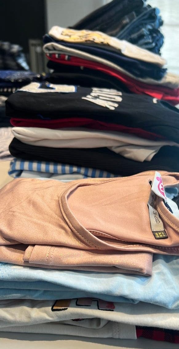 Grote partij tweedehands kinderkleding – honderden stuks, Enlèvement