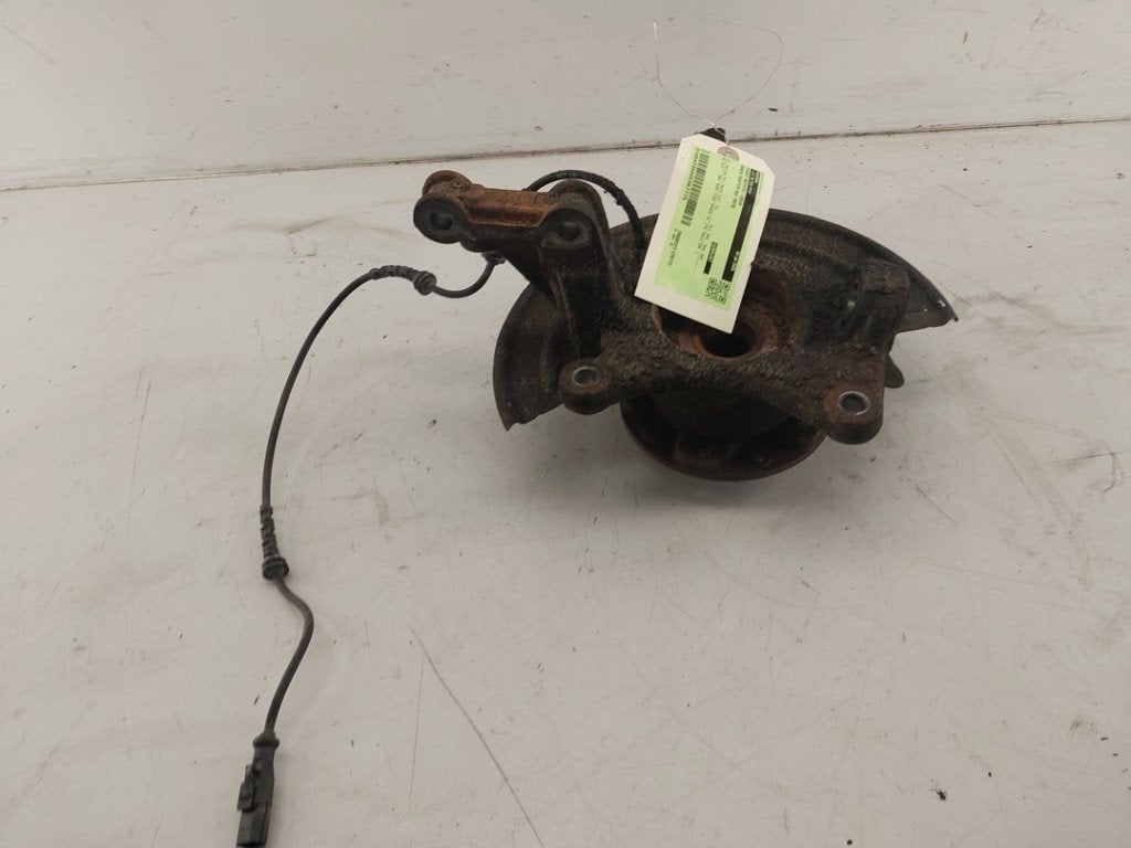 FUSEE AVANT DROITE Duster (SR) (|8200881829|400144683R|), Dacia, Renault Deutschland AG, Utilisé, Peter-Huppertz-Straße 5
51063  Köln, DE