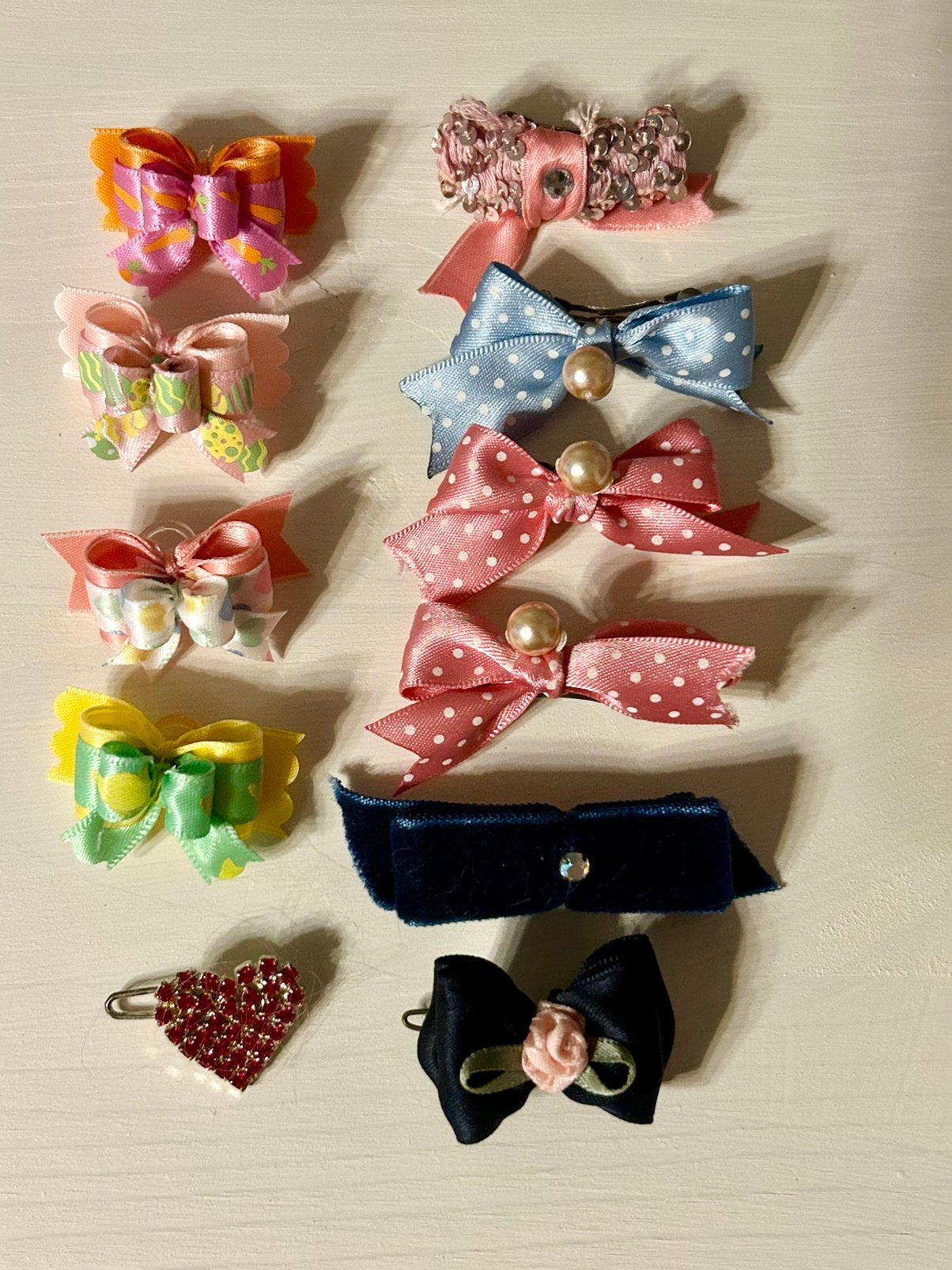 Lot de 11 nœuds en poils de chien/chat, Enlèvement ou Envoi, Comme neuf
