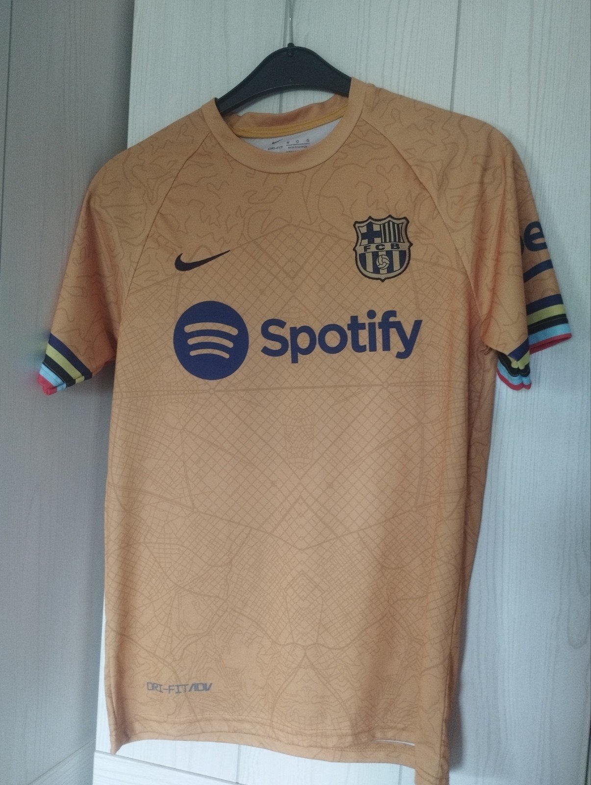 FC Barcelona uitshirt seizoen 2022-2023 Pedri, Sport en Fitness, Voetbal, Maat M, Ophalen, Nieuw, Shirt