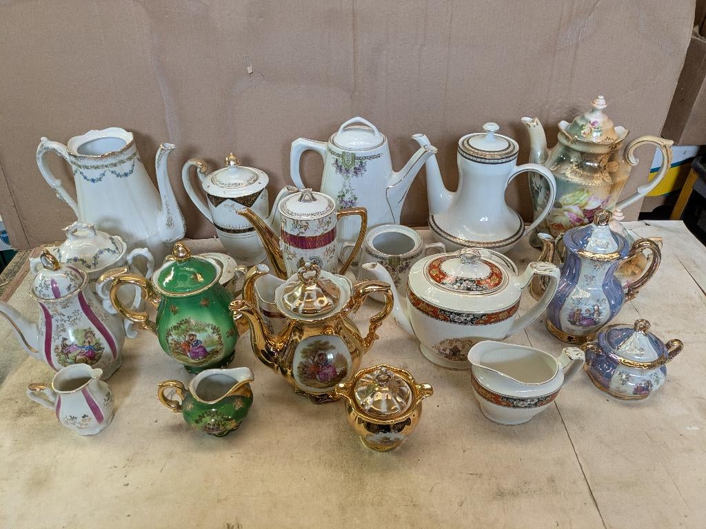 Lot de cafetière, pot à lait et sucrier déparillé, Collections, Enlèvement, Utilisé, Porcelaine, Autres types