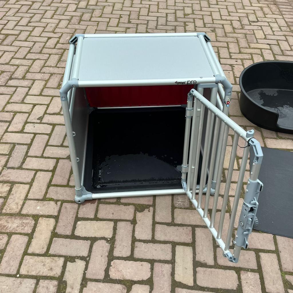 Hondenbench Auto 4pets Pro 4 Medium - als nieuw, Ophalen, Hondenkennel, 65 tot 100 cm, Zo goed als nieuw