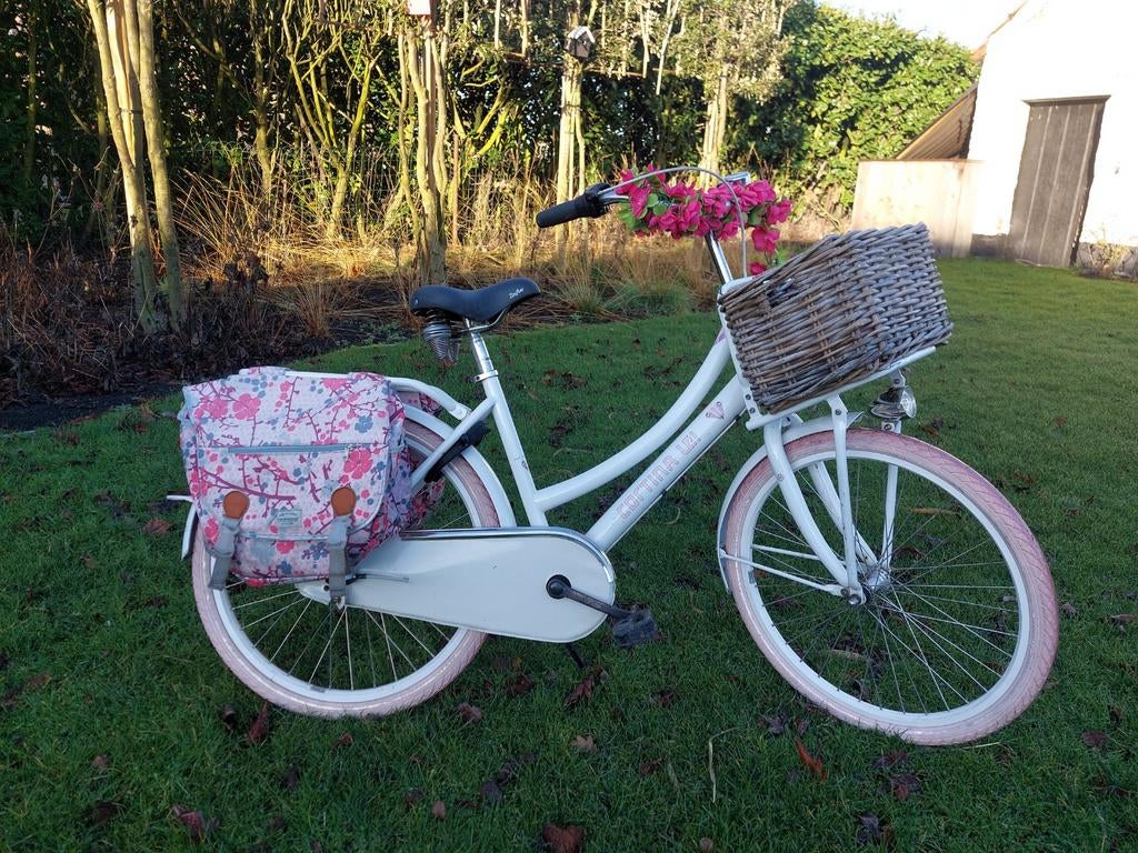 Meisjesfiets - 1e communie.  Cortina, wit, roze banden, ..., Fietsen en Brommers, Ophalen