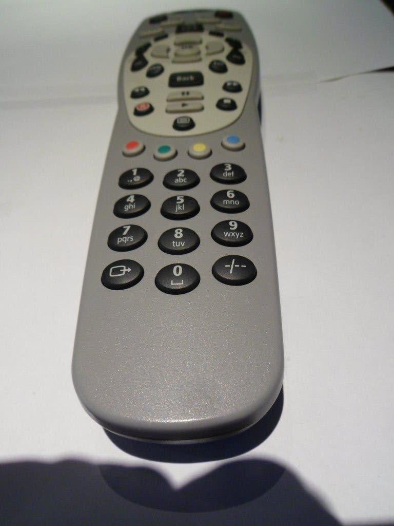 Originele Telenet RC-RW100 afstandsbediening perfecte staat, Enlèvement ou Envoi, Comme neuf, Universel