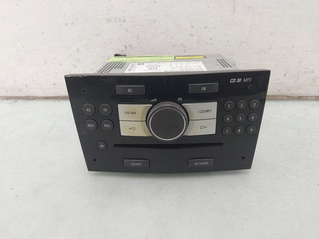 RADIO Opel Astra H Twin Top (L67) (|13251048|13251055|), Gebruikt, Opel, Opel Automobile GmbH, Kontakt-opel@opel.com