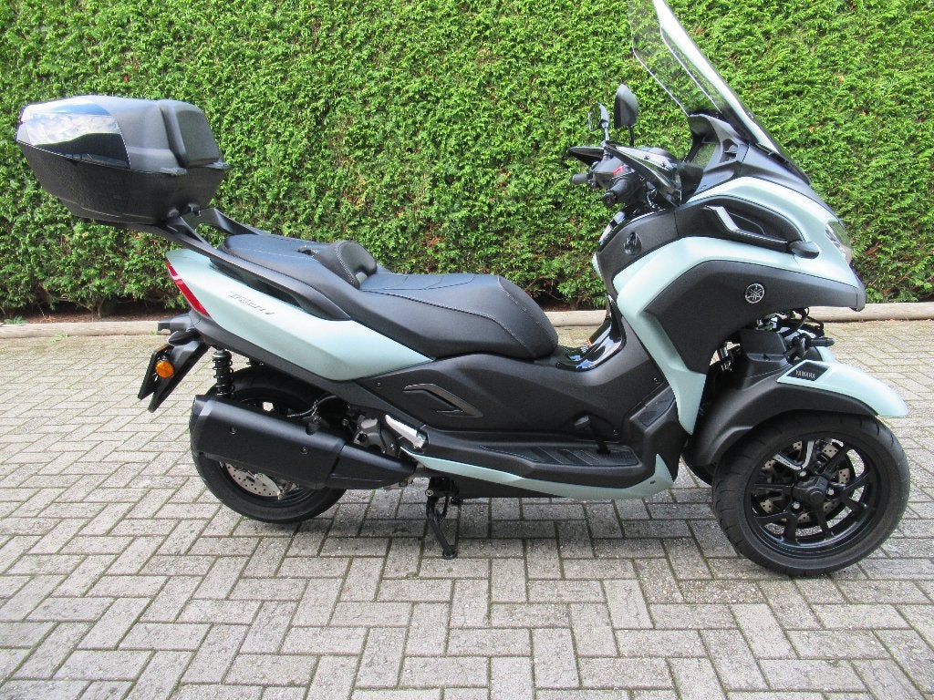 Tricity 300 SLECHTS 2000km  GARANTIE TOT 04/2030 NIEUWESTAAT, Scooter, 300 cc, ABS, Automaat
