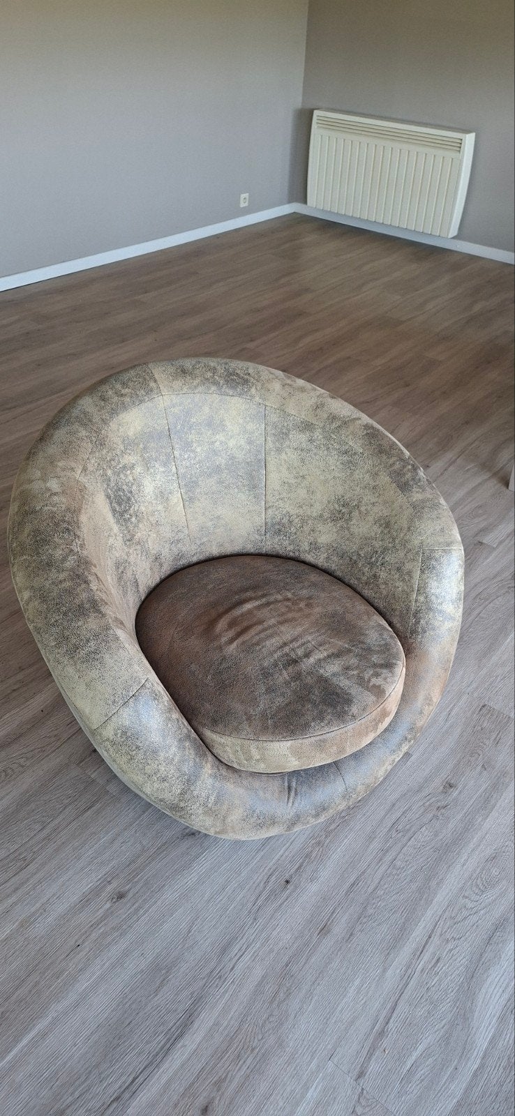 Fauteuil pivotant Marvin, Enlèvement