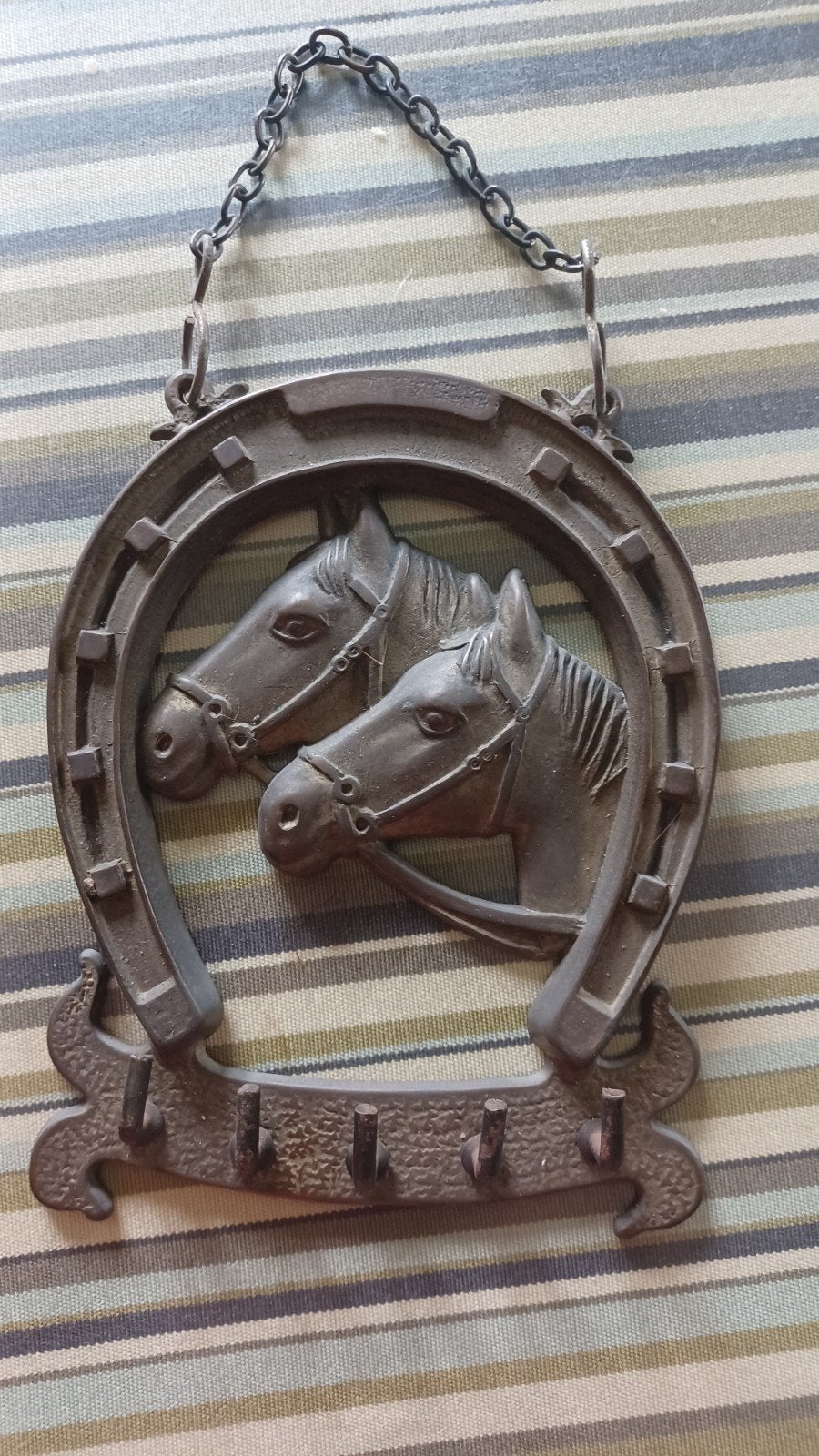 Vintage Messing Sleutelrek Paardenhoofden & Hoefijzer – Geel, Enlèvement