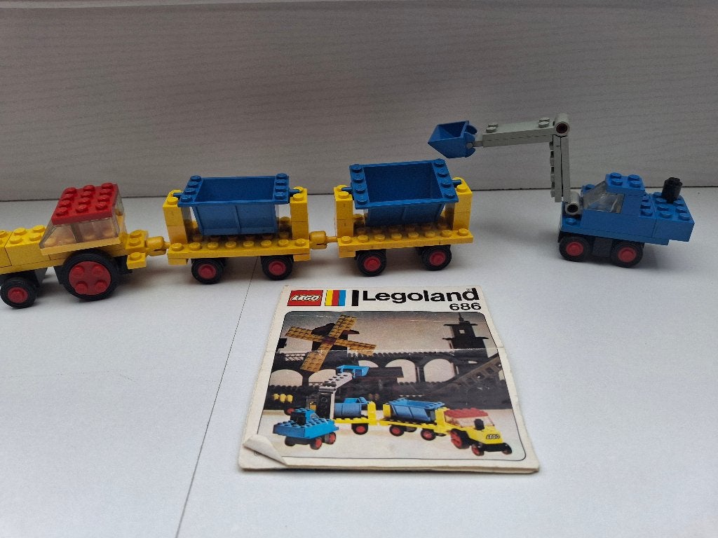 Lego 686 ( 686-1 ) Tipper Trucks and Loader 1973, Kinderen en Baby's, Speelgoed | Duplo en Lego, Ophalen of Verzenden, Meerdere sets