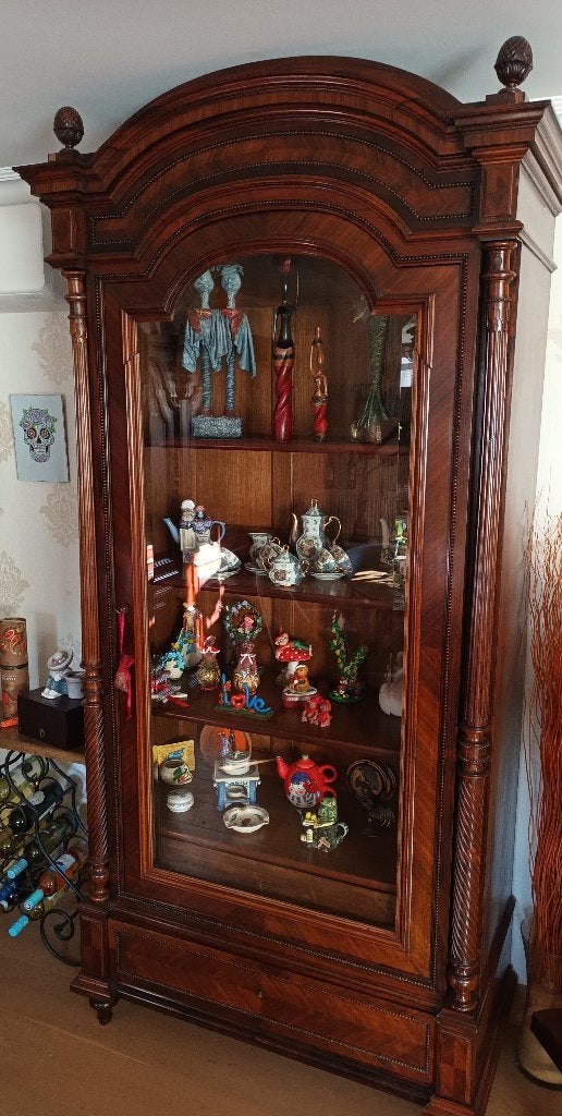walnoten vitrine kast, Huis en Inrichting, 200 cm of meer, Met lade(s), 50 tot 100 cm, Zo goed als nieuw
