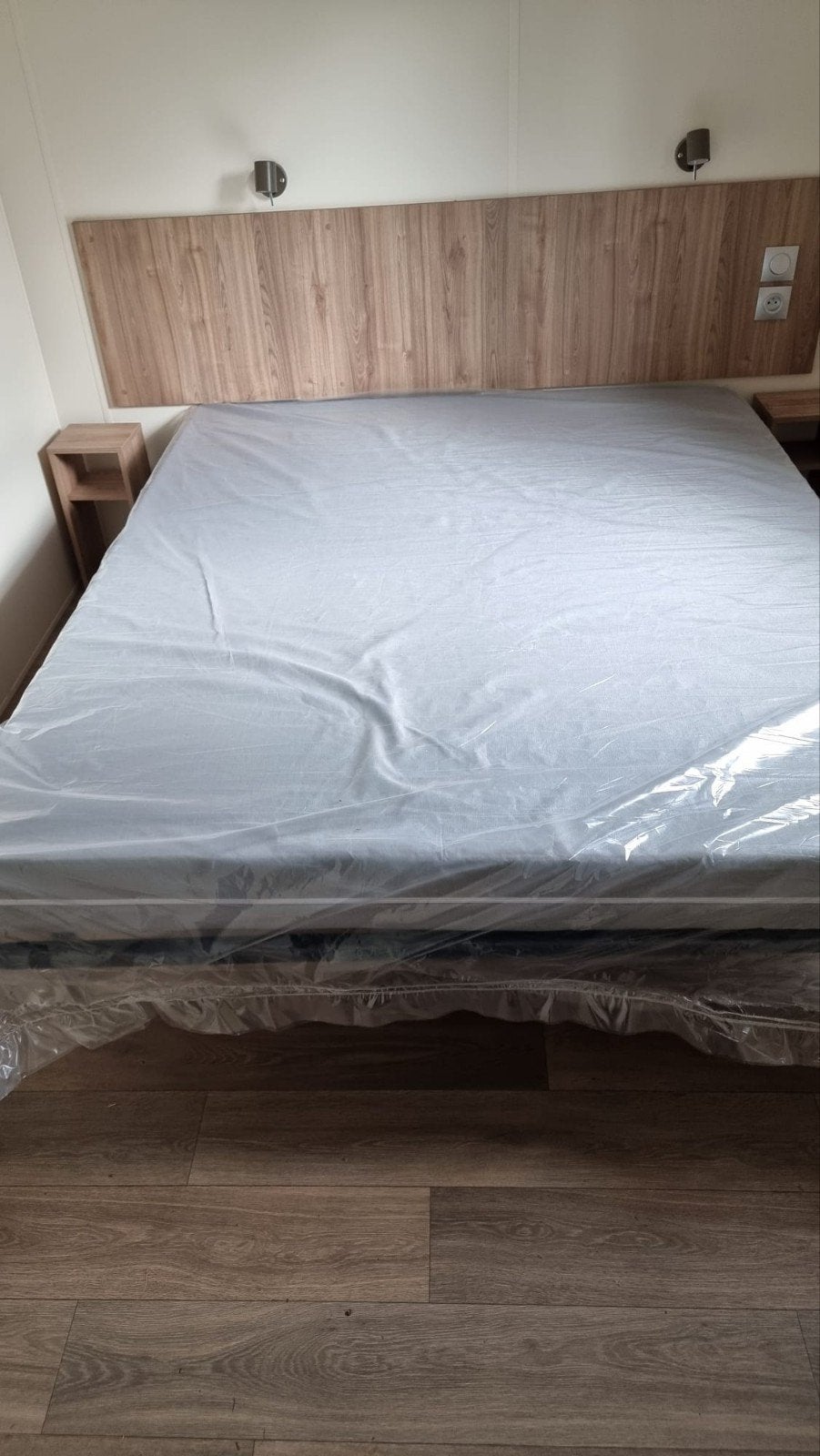 Nieuw bed 160*200, Ophalen, Matras