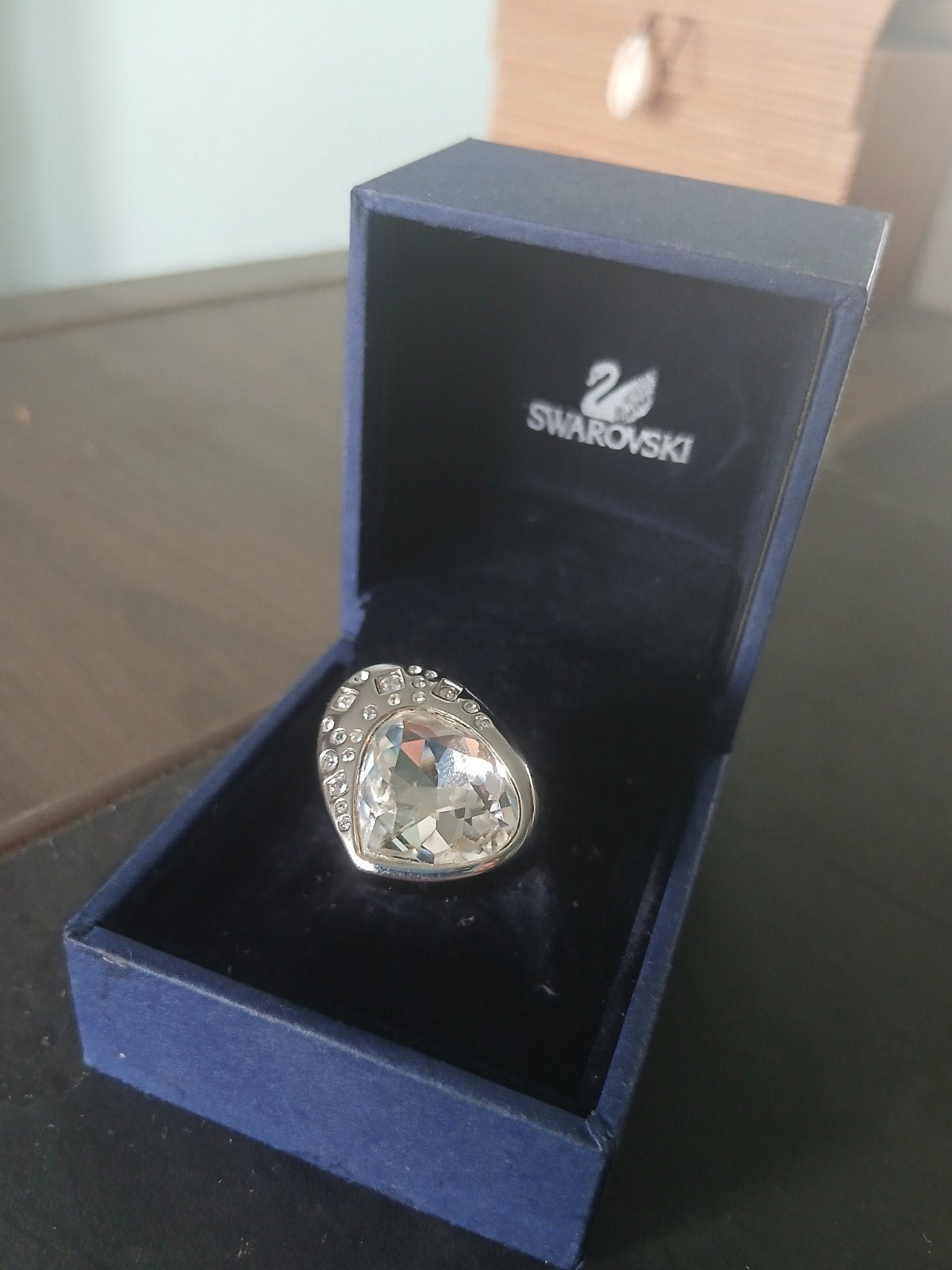 Prachtige Swarovski Cocktailring- Groot Kristal- Nieuwstaat, Verzamelen, Ophalen of Verzenden