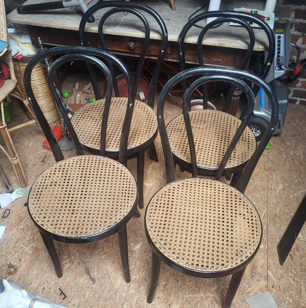 Set van 4 thonet stoelen (gesigneerd met romania), Antiek en Kunst, Ophalen
