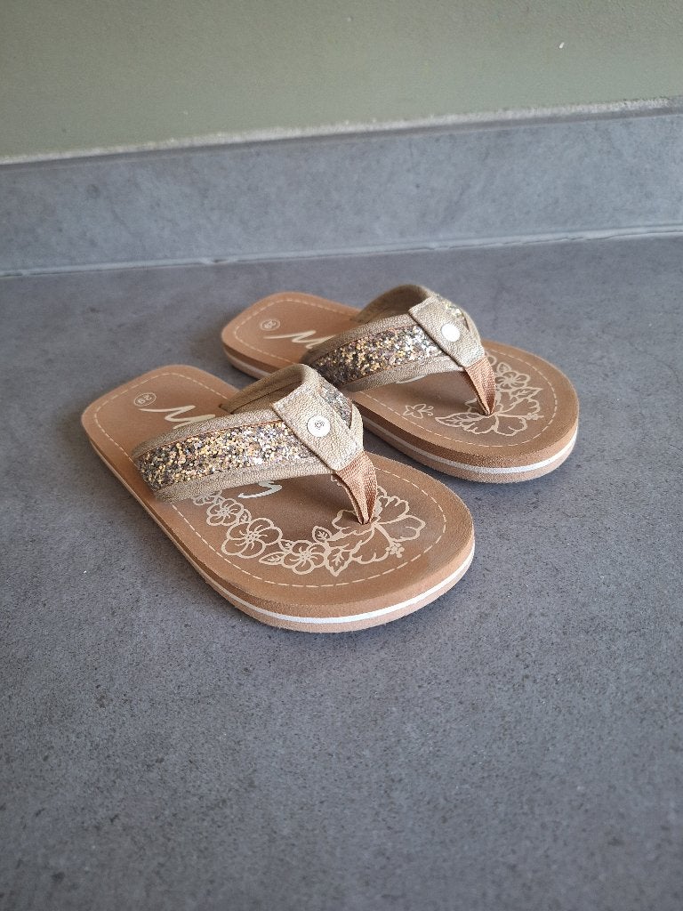 Teenslippers mustang - maat 29 – goudkleurig, Meisje, Overige typen, Ophalen of Verzenden, Gebruikt