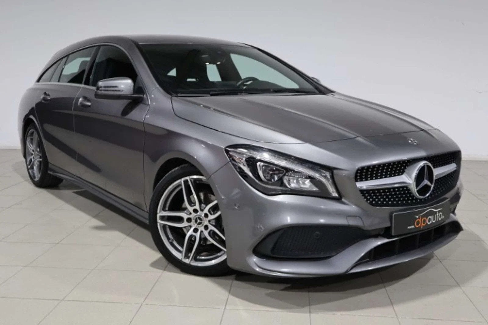 Mercedes-Benz CLA-Klasse 180 CLA 180 AMG Pack (automatique), Autos, Achat, Entreprise, Alcantara, Noir