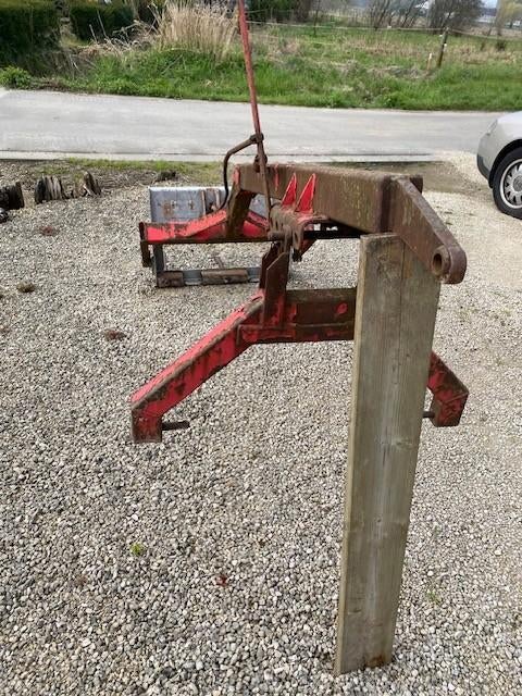 Hooi strolader traktor . Spuitmachine Allays, Ophalen