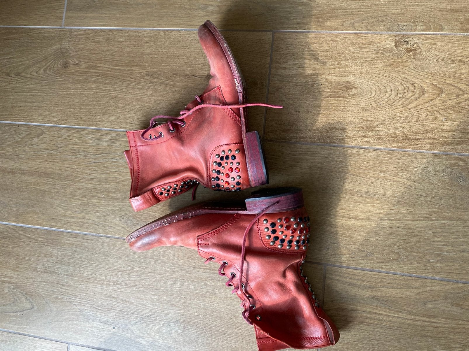 MILK boots, Ophalen of Verzenden, Zo goed als nieuw, Rood