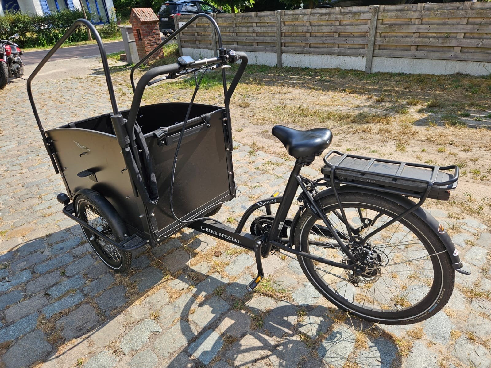 Elektrische bakfiets met plaats voor 4 kinderen, Fietsen en Brommers, Fietsen | Bakfietsen, Ophalen