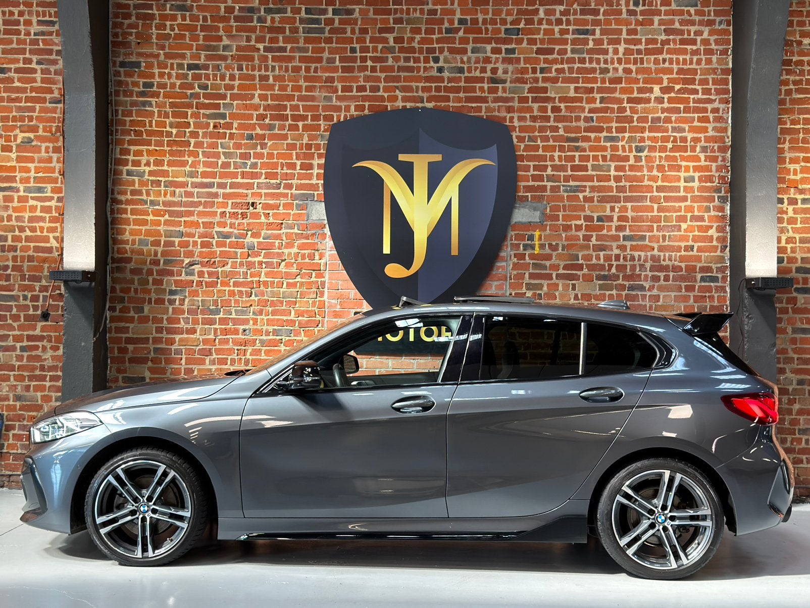 BMW 118iA Automaat • M-Pack • Alcantara • Panodak, Auto's, BMW, Automaat, 1 Reeks, Euro 6, Alcantara