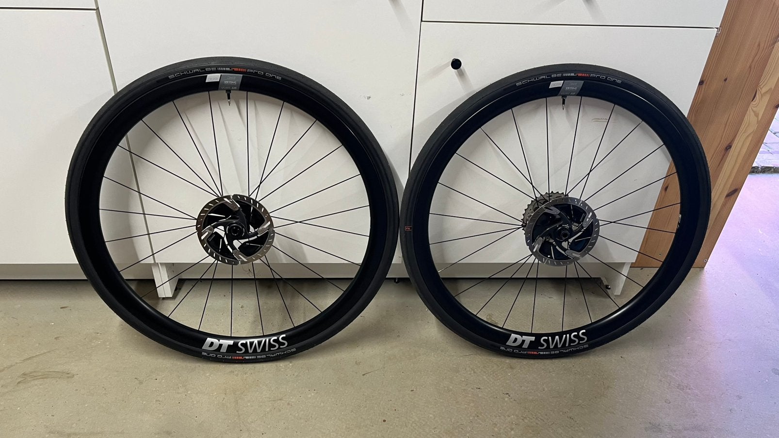 DT Swiss ERC 1600 Dicut carbon wielen. 350. 200km, Ophalen of Verzenden, Zo goed als nieuw, Carbon