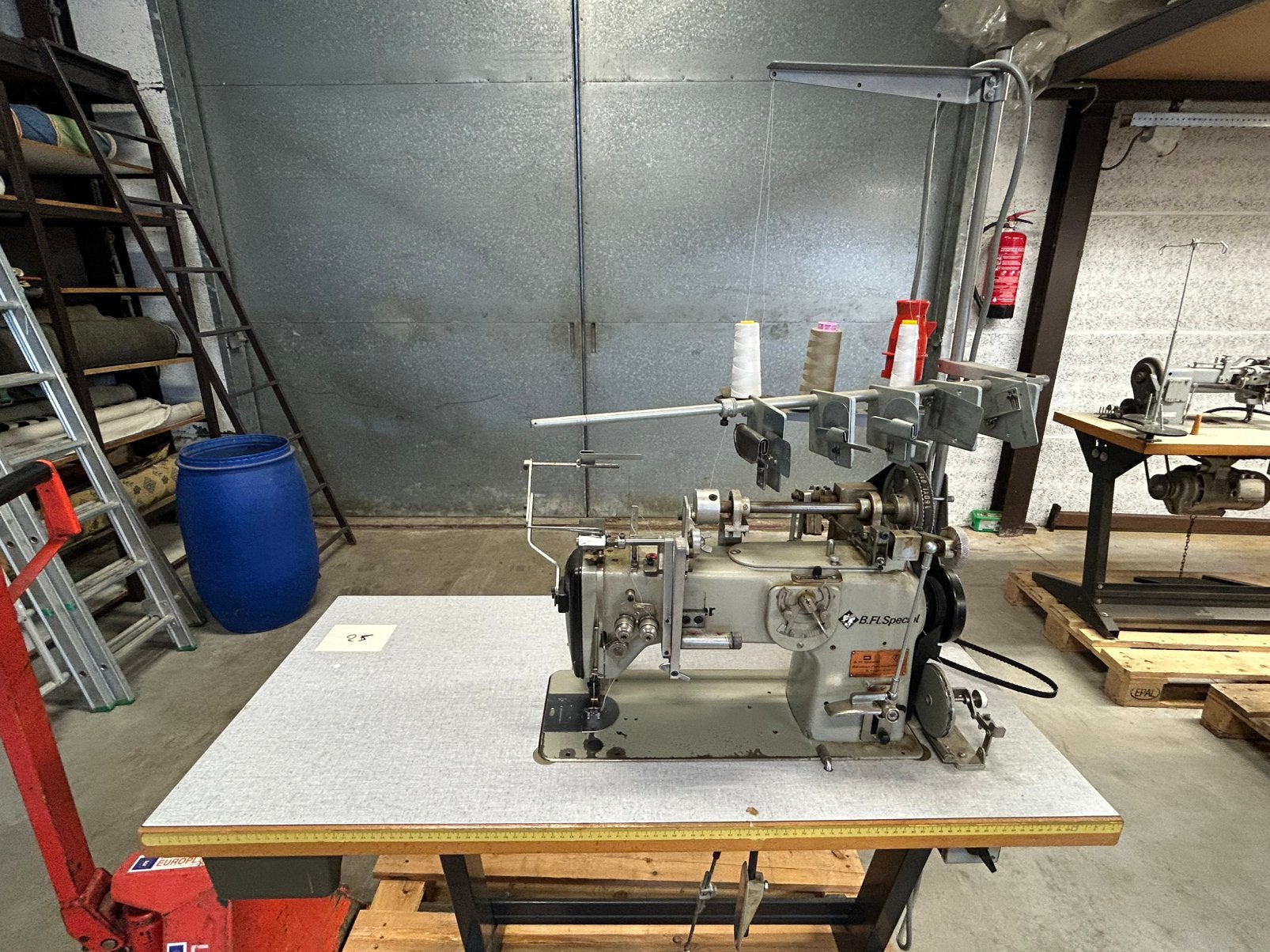 B.FL. Special rimpel zoommachine met 6 zomers, Hobby en Vrije tijd, Gebruikt, Naaimachine, Industrieel, Ophalen