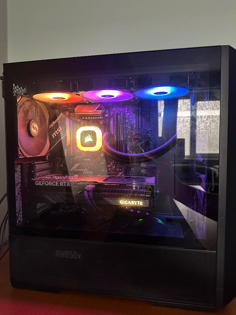 Game PC Ryzen 9 7900x3D / 4070 Super, 32 GB, Custom Build, Comme neuf, 4 Ghz ou plus