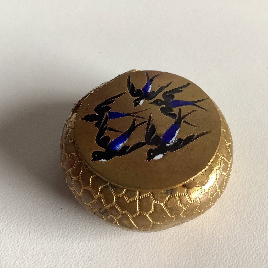 Bijzonder vintage pillendoosje met zwaluwen, Ophalen of Verzenden