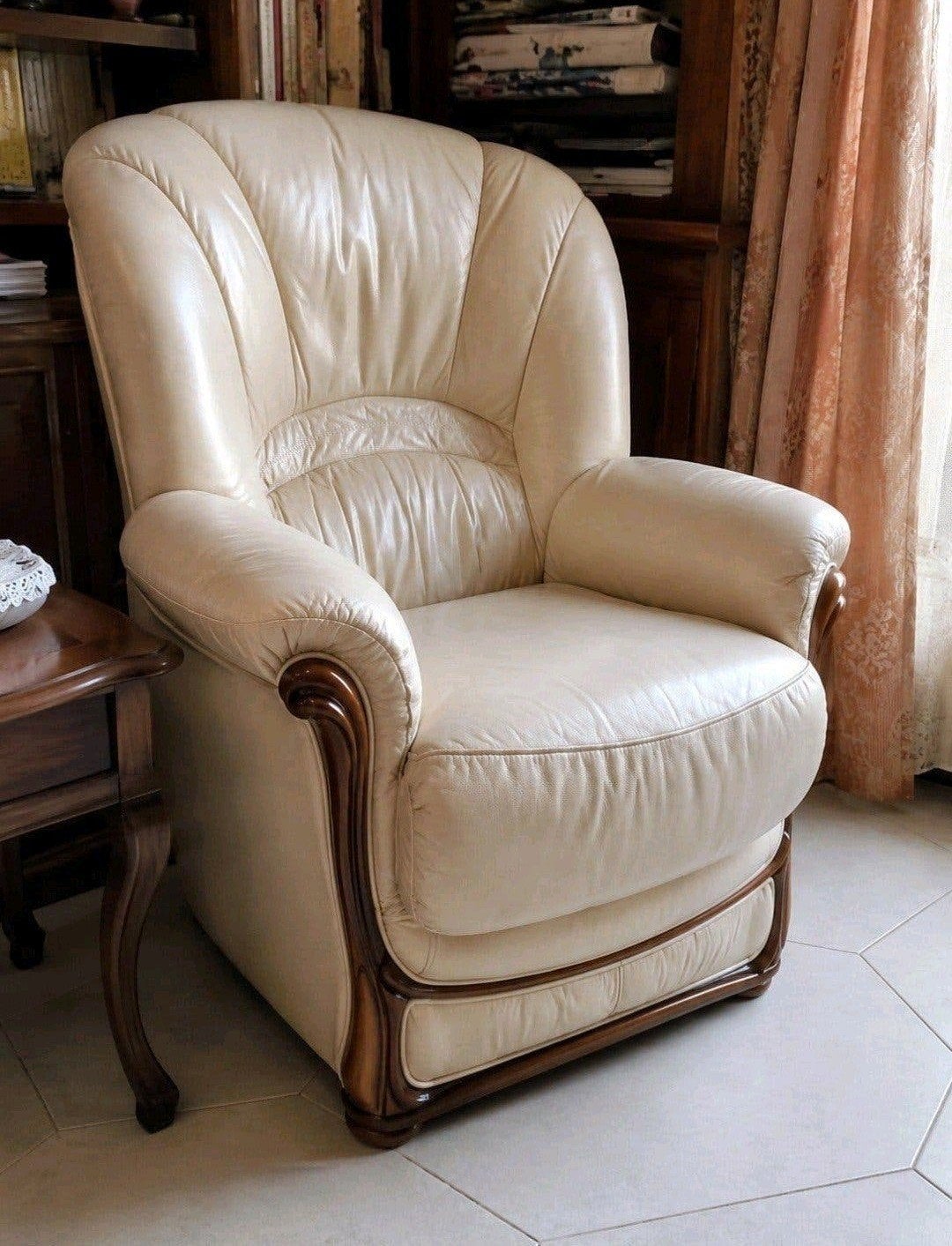 Fauteuil en cuir beige – Très bon état
Vends un fauteuil en, Enlèvement, Bois