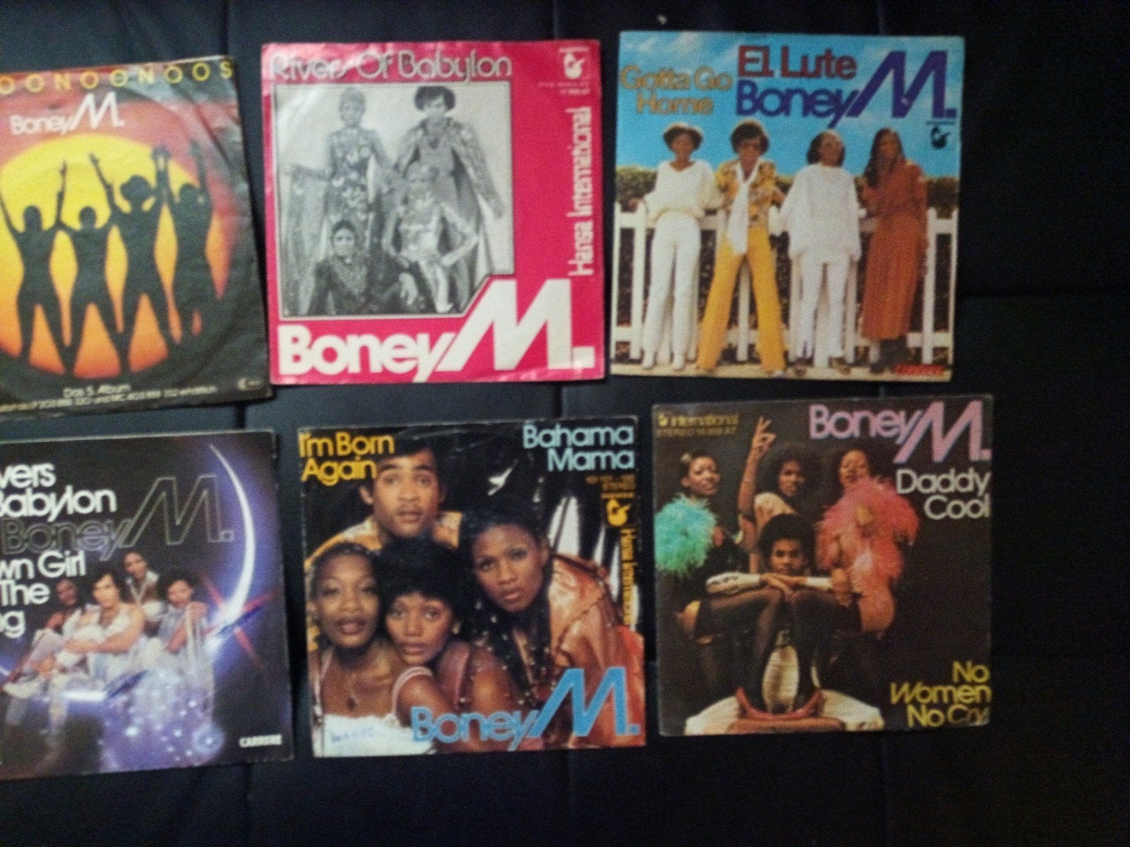 vinyles boney m, Enlèvement