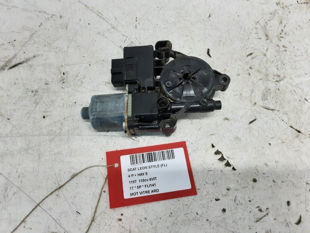 MOTOR RAAMMECHANIEK RECHTS ACHTER Leon (5FB) (5Q0959812E), Gebruikt, Mevr. I. Hauben, Achter, Rue de l'Espoir 34 34
4030  GRIVEGNÉE, BE