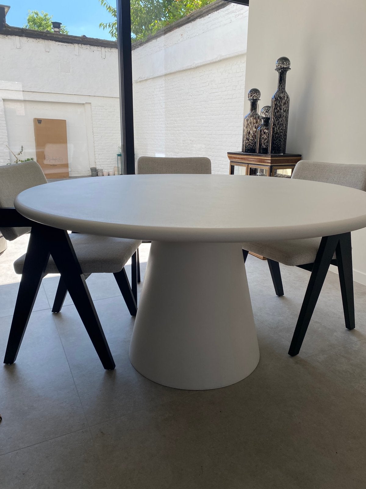 Ronde eettafel betonlook, Enlèvement, Comme neuf