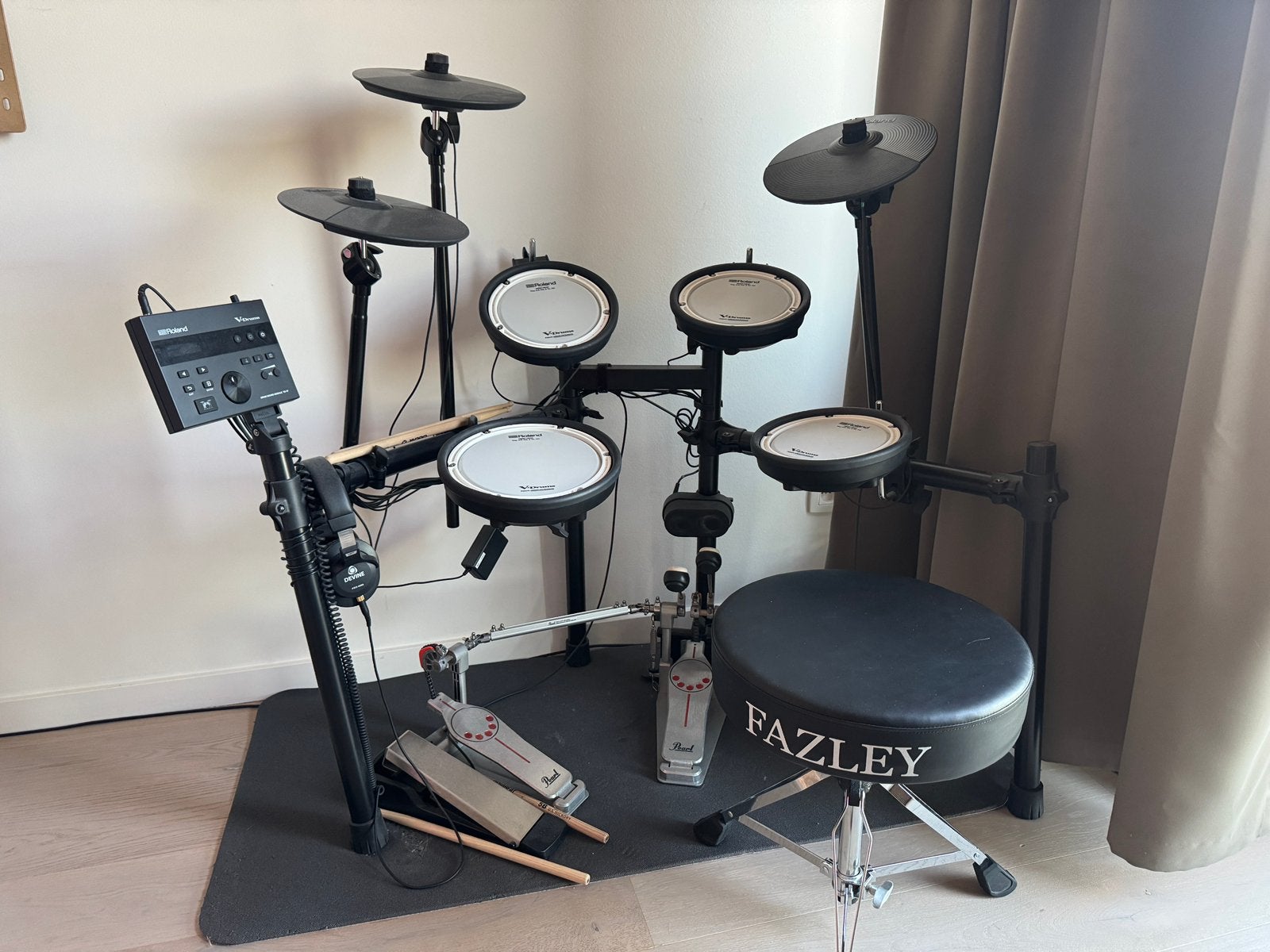Roland TD-07 elektronisch drumstel + Pearl double bass pedal, Muziek en Instrumenten, Drumstellen en Slagwerk, Ophalen, Zo goed als nieuw