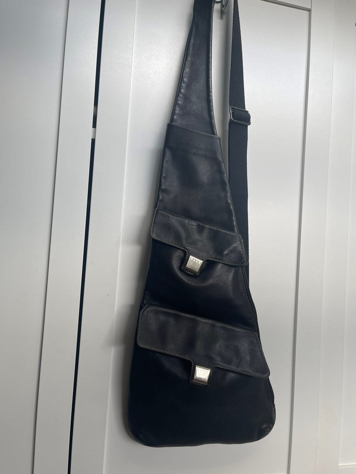 Delvaux Deux cross-over, Ophalen, Zo goed als nieuw, Zwart, Leer