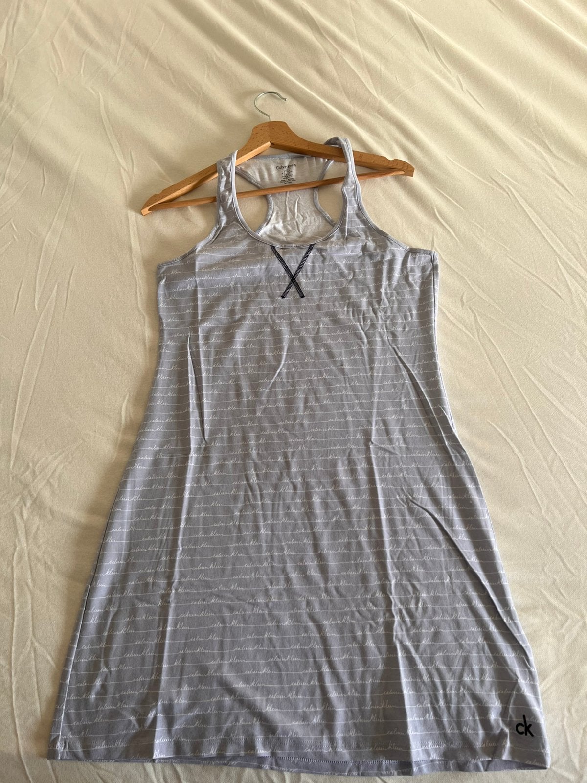 Chemise de nuit Calvin Klein vintage, Vêtements | Femmes, Enlèvement, Comme neuf