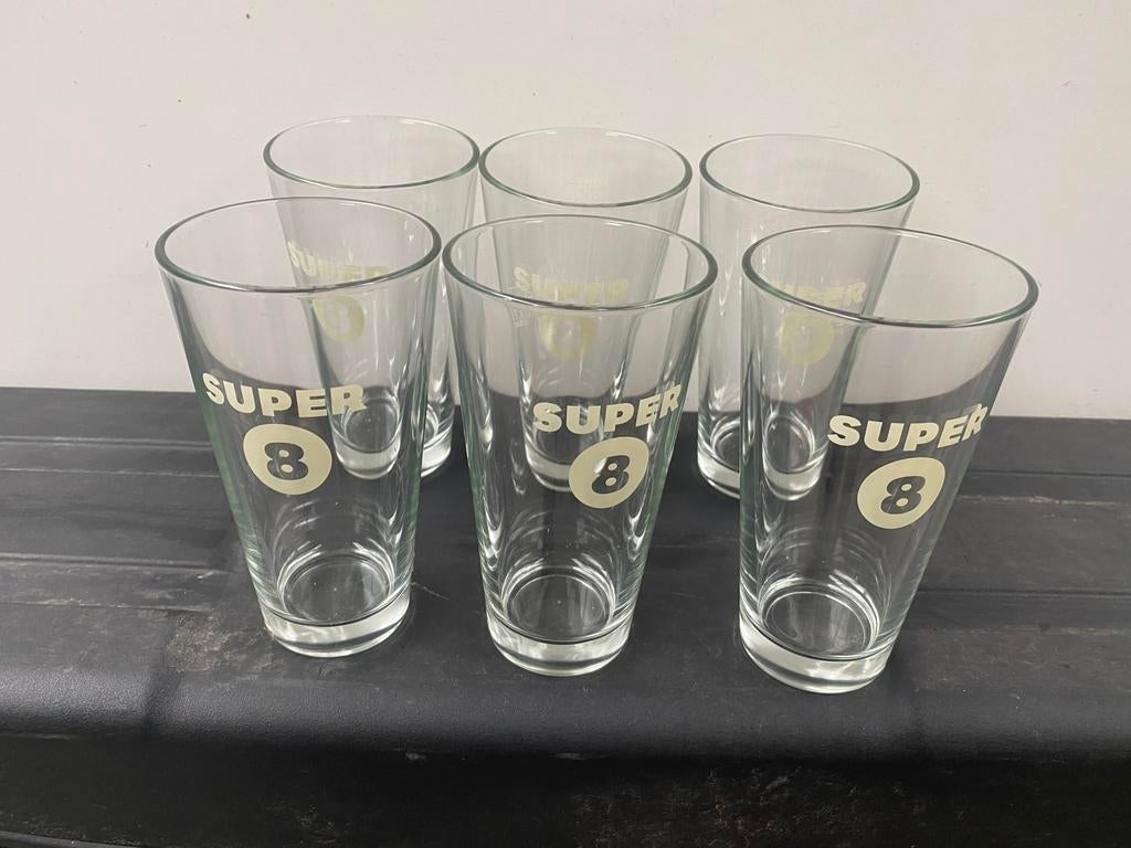 Super 8 glazen, Verzamelen, Glas en Drinkglazen, Ophalen, Zo goed als nieuw, Bierglas