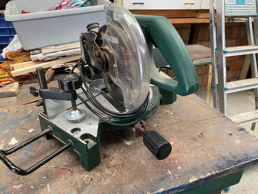 afkortzaag / verstekzaag, Doe-het-zelf en Bouw, Gereedschap | Zaagmachines, Ophalen, Gebruikt, Afkortzaag