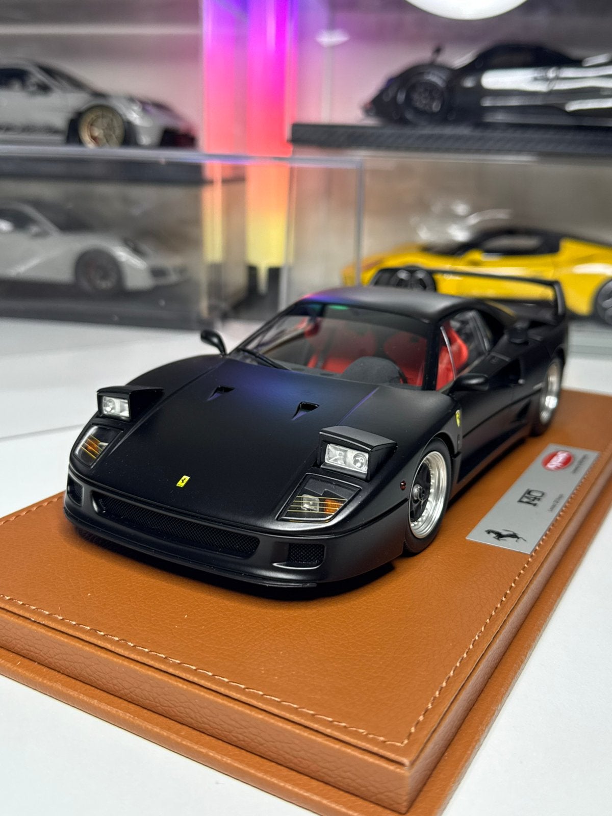 Ferrari F40 BBR/Kyosho noir matte limited 1/54pc, Hobby & Loisirs créatifs, Enlèvement ou Envoi, Comme neuf, Voiture, Autoart