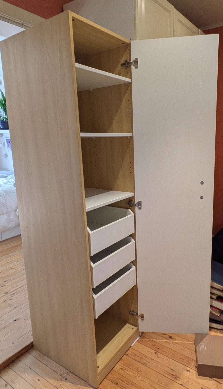 1 of 2 degelijke kasten met schabben en 3 schuiven,, Ophalen, Met lade(s), 50 tot 100 cm, Zo goed als nieuw