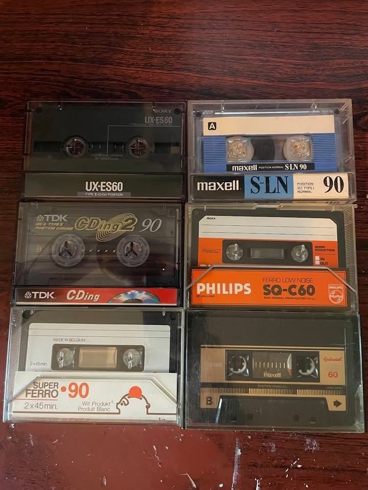 Cassette audio vierge Lot, Enlèvement ou Envoi, Avec boîte de rangement, étagère ou coffret, Comme neuf, Vierge