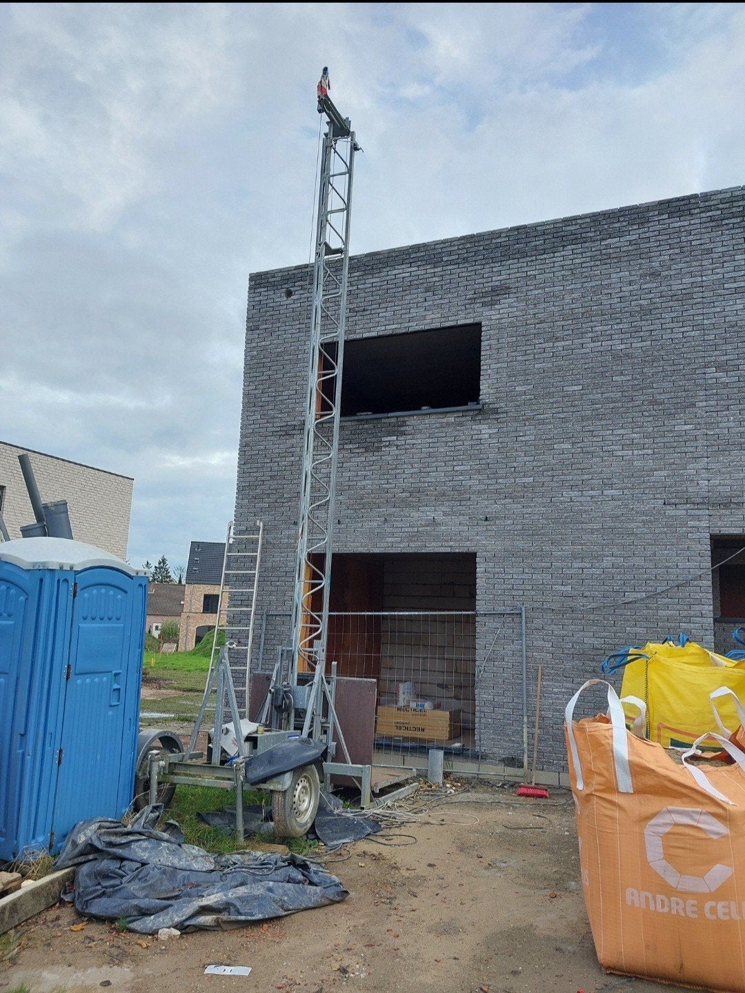 Bouwlift te huur inclusief levering , plaatsing en ophaling, Enlèvement, Ascenseur de chantier
