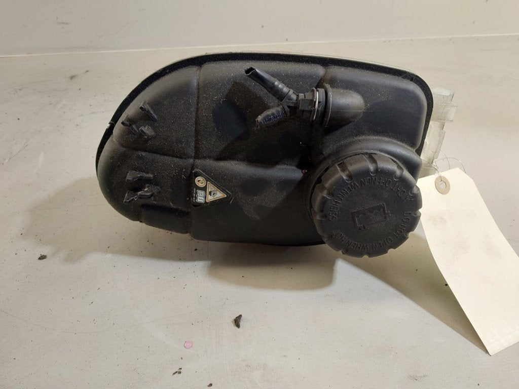 VASE D'EXPANSION GLA (156.9) (|A0005840807|A1332000185|), Mercedes-Benz, Utilisé, Dialog.mb@mercedes-benz.com, Mercedes-Benz AG
