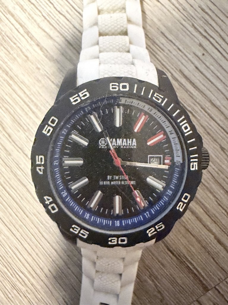 Yamaha Factory Racing Herenhorloge, Bijoux, Sacs & Beauté, Montres | Enfants, Enlèvement, Comme neuf, Blanc, Garçon ou Fille