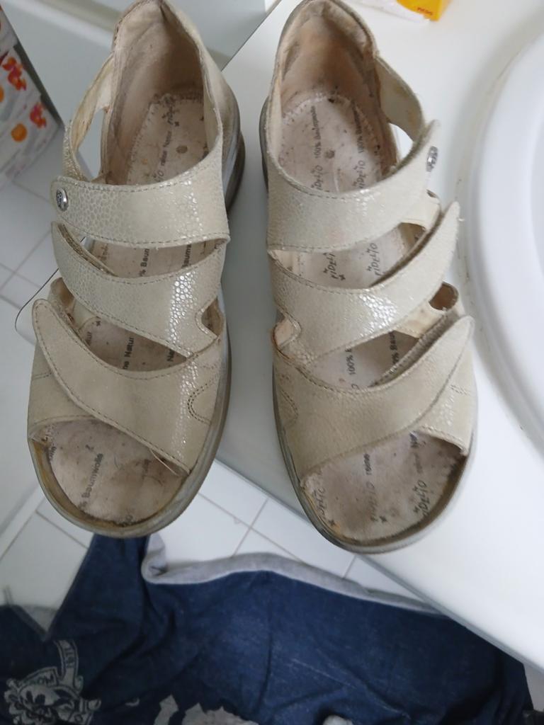 Sandalen maat 39 ruilen tegen anders zak zaadjes kruiden, Ophalen