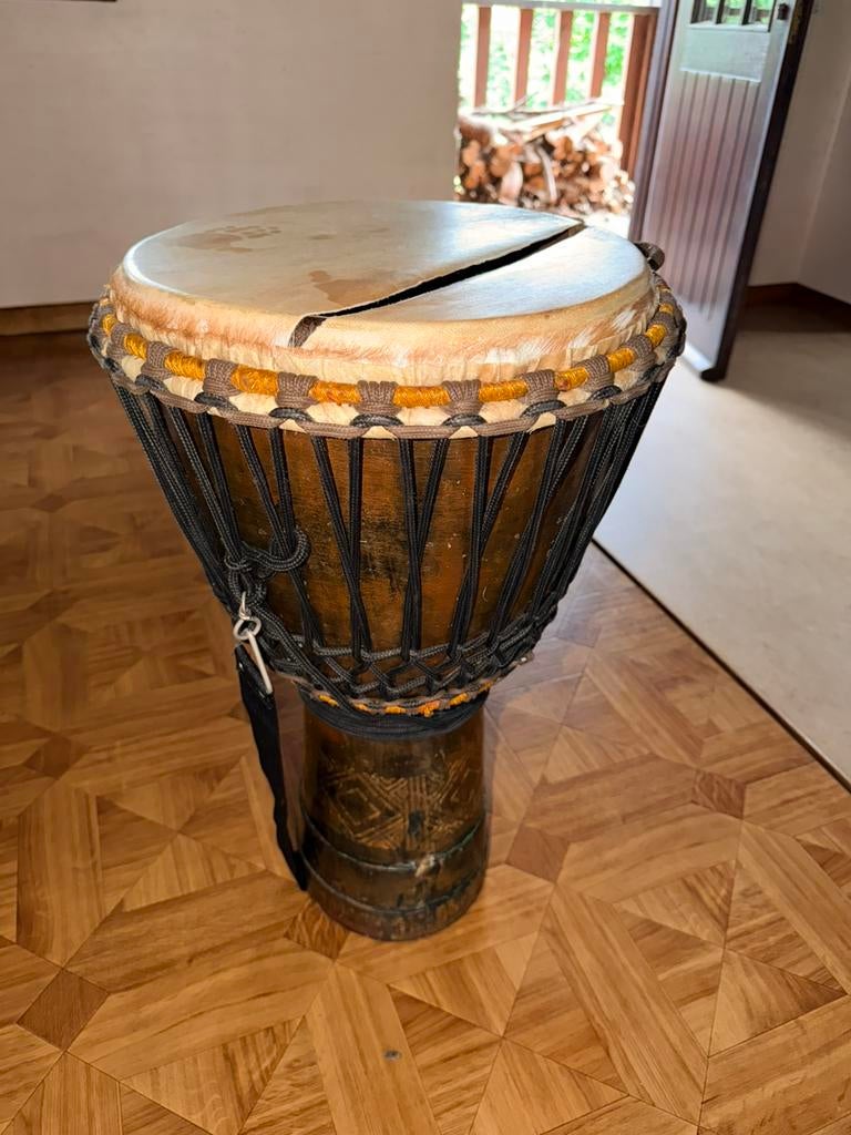 Djembe - 67 cm met draagriem - vel te vervangen, Ophalen, Gebruikt, Trommel