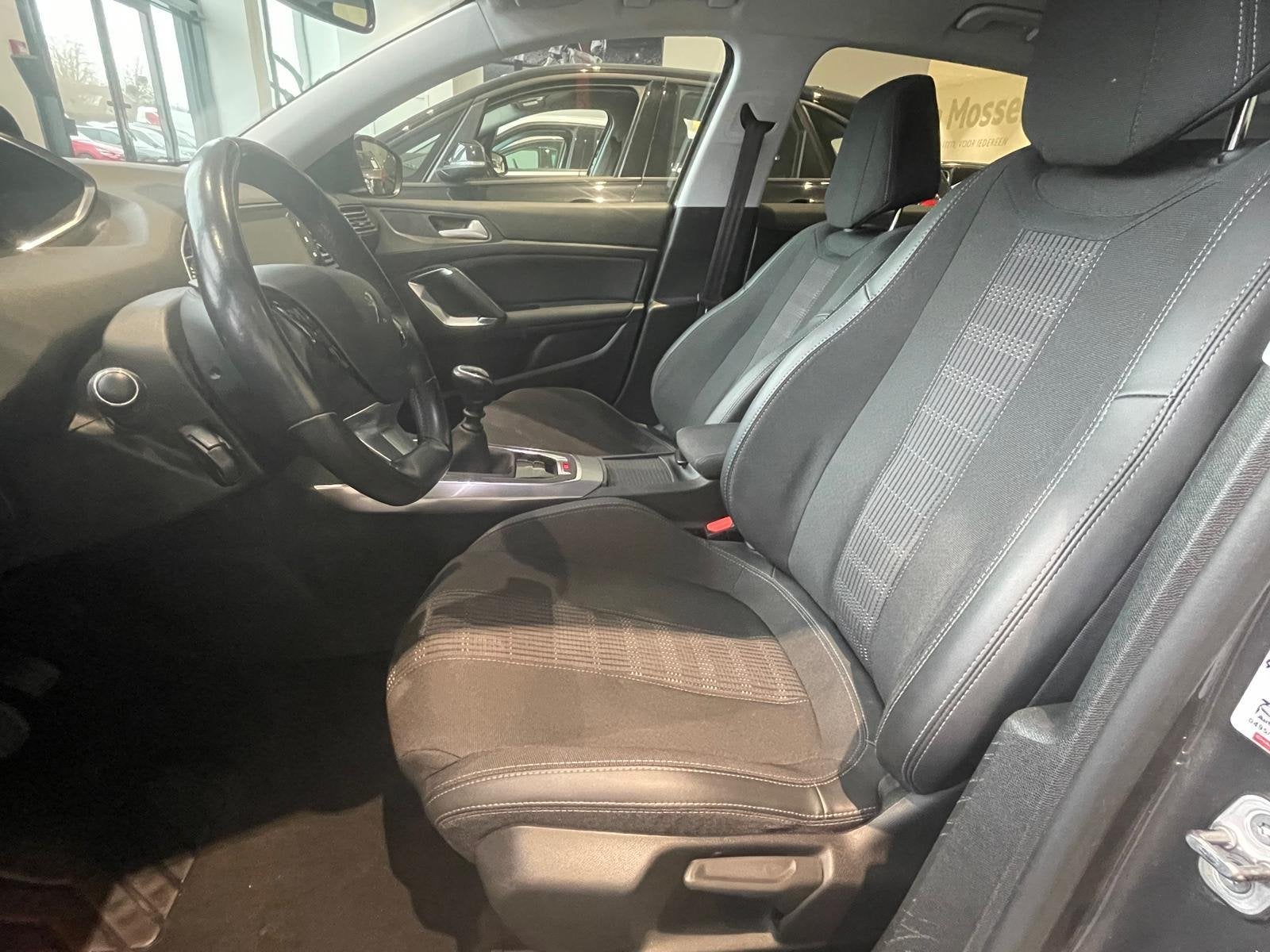 Peugeot 308 1.5 BlueHDi 130 S&S Allure ! ACTIEPRIJS !, Auto's, Voorwielaandrijving, Stof, Gebruikt, 4 cilinders