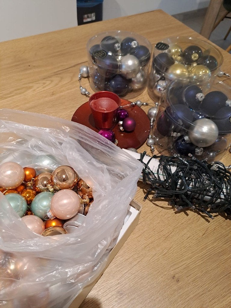 Pakket kerstversiering, Enlèvement, Utilisé